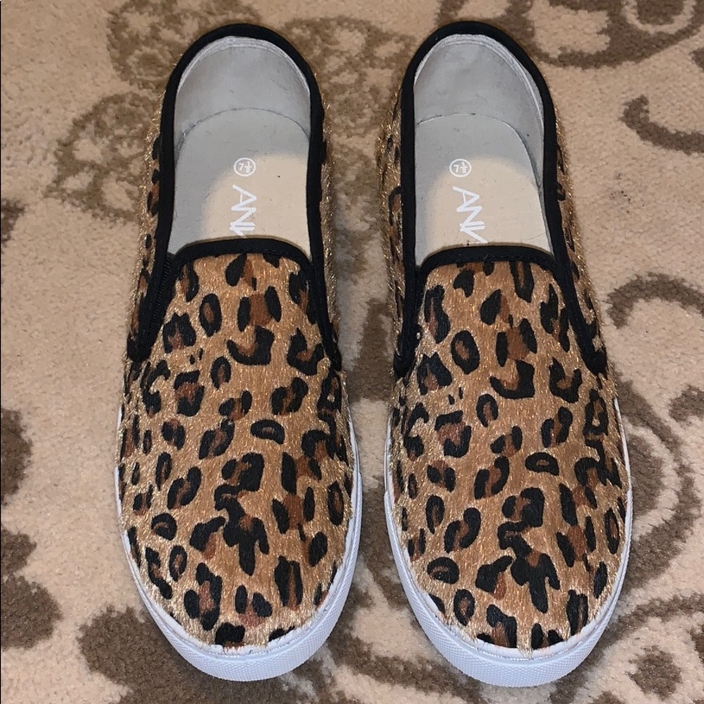 Leopard slip-on shoes